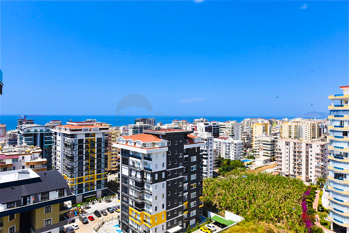 Простора пентхаус 3 + 1 в районі Махмутлар