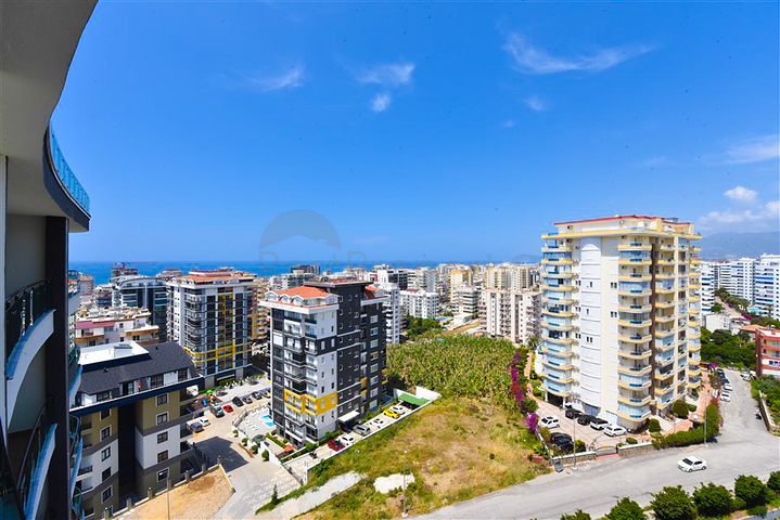 Простора пентхаус 3 + 1 в районі Махмутлар