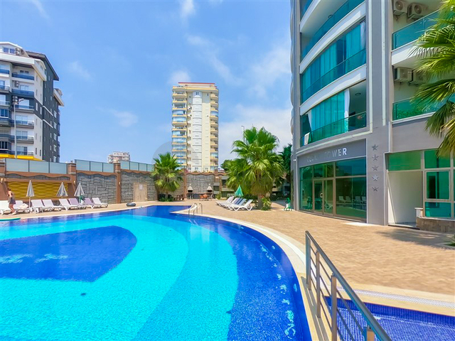 Простора пентхаус 3 + 1 в районі Махмутлар