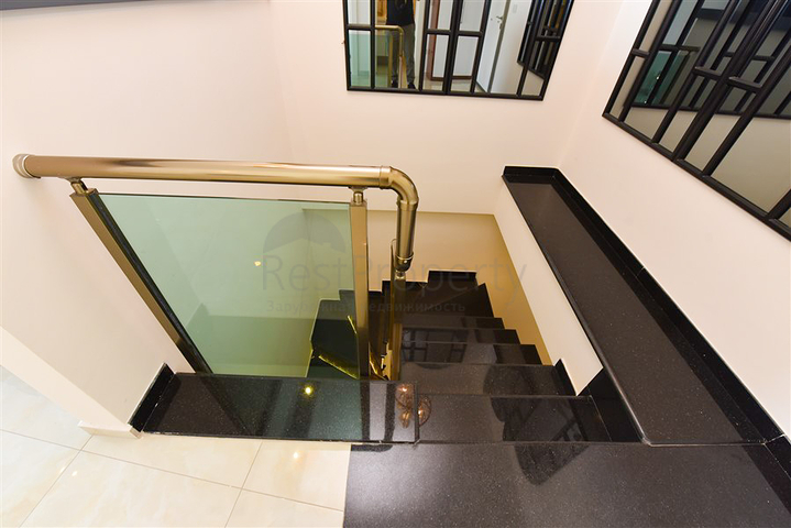 Простора пентхаус 3 + 1 в районі Махмутлар