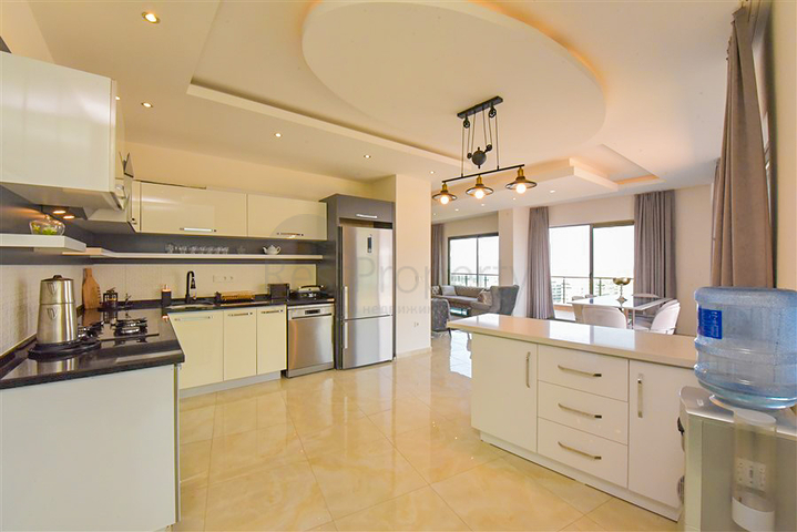 Простора пентхаус 3 + 1 в районі Махмутлар