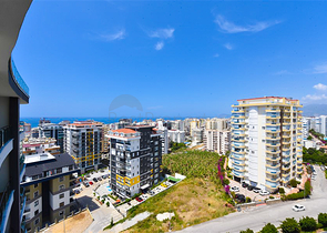 Простора пентхаус 3 + 1 в районі Махмутлар