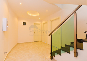 Простора пентхаус 3 + 1 в районі Махмутлар