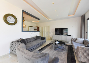 Простора пентхаус 3 + 1 в районі Махмутлар