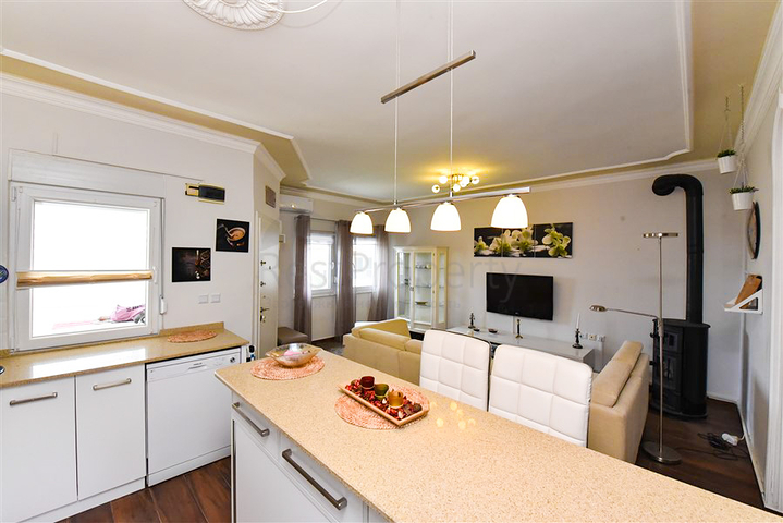 Таунхаус 2 + 1 в 600 м від моря в районі Каргиджак