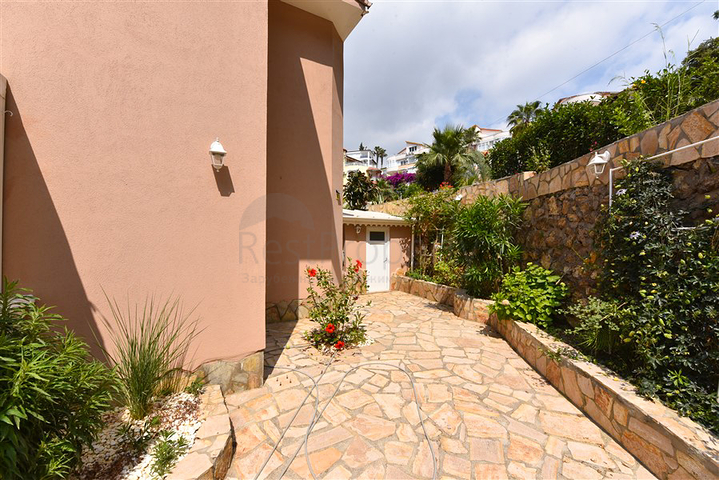 Таунхаус 2 + 1 в 600 м від моря в районі Каргиджак