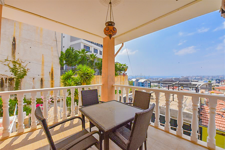 Таунхаус 2 + 1 в 600 м від моря в районі Каргиджак