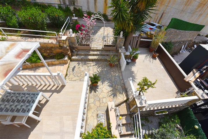 Таунхаус 2 + 1 в 600 м від моря в районі Каргиджак