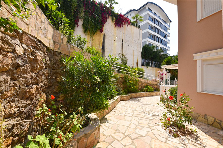 Таунхаус 2 + 1 в 600 м від моря в районі Каргиджак