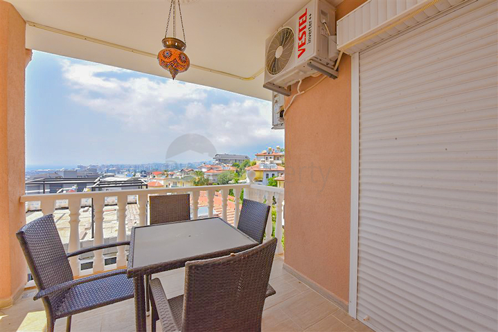 Таунхаус 2 + 1 в 600 м від моря в районі Каргиджак