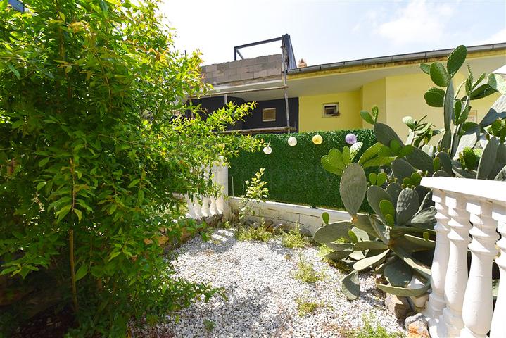 Таунхаус 2 + 1 в 600 м від моря в районі Каргиджак