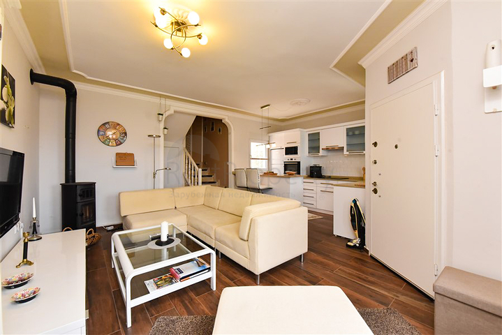 Таунхаус 2 + 1 в 600 м від моря в районі Каргиджак