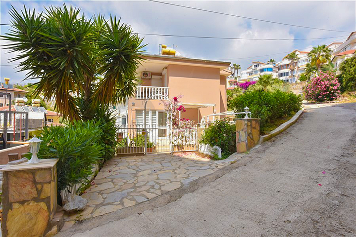 Таунхаус 2 + 1 в 600 м від моря в районі Каргиджак