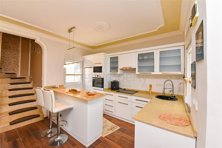 Таунхаус 2 + 1 в 600 м від моря в районі Каргиджак