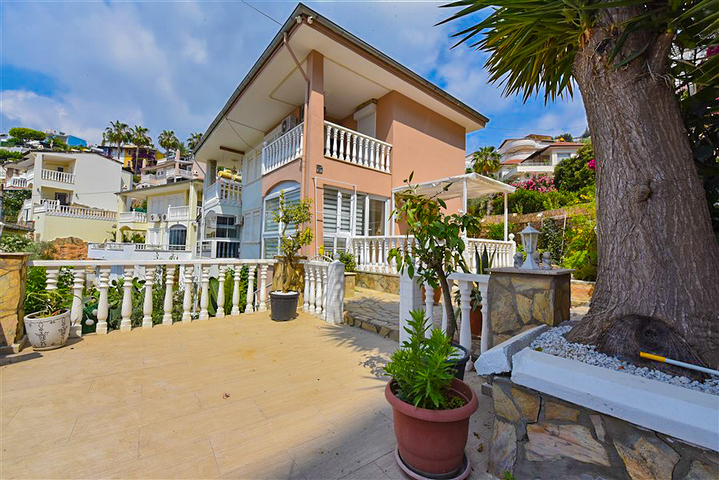 Таунхаус 2 + 1 в 600 м від моря в районі Каргиджак