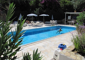 Таунхаус 2 + 1 в 600 м від моря в районі Каргиджак