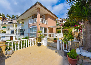 Таунхаус 2 + 1 в 600 м від моря в районі Каргиджак