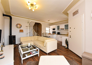 Таунхаус 2 + 1 в 600 м від моря в районі Каргиджак