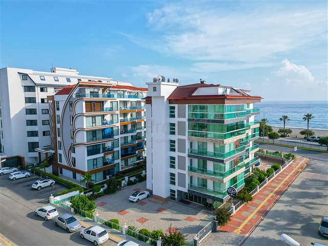 Квартира 2+1 на першій лінії в Кестель 