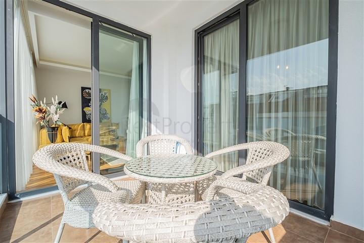 Квартира 2+1 на першій лінії в Кестель 