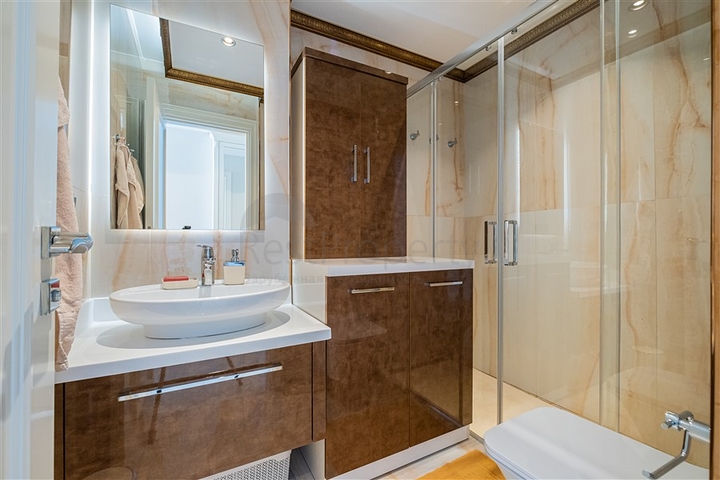 Квартира 2+1 на першій лінії в Кестель 