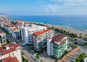 Квартира 2+1 на першій лінії в Кестель 