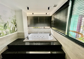 Садовий дуплекс в районі Оба