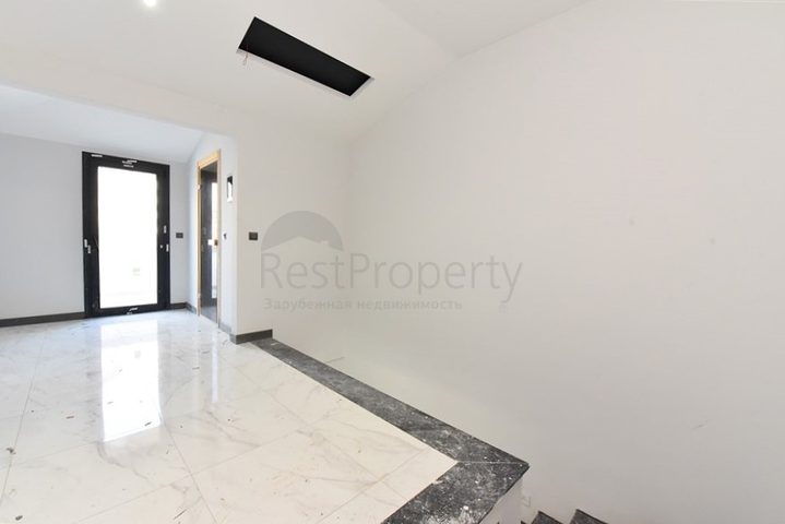 Вілла з басейном в районі Авсаллар Вілла з басейном в районі Авсаллар