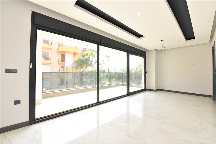 Вілла з басейном в районі Авсаллар Вілла з басейном в районі Авсаллар