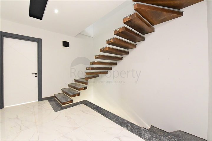 Вілла з басейном в районі Авсаллар Вілла з басейном в районі Авсаллар