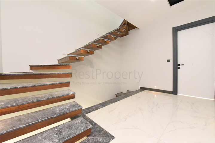 Вілла з басейном в районі Авсаллар Вілла з басейном в районі Авсаллар