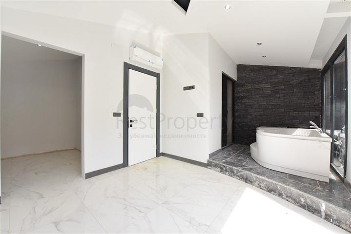 Вілла з басейном в районі Авсаллар Вілла з басейном в районі Авсаллар