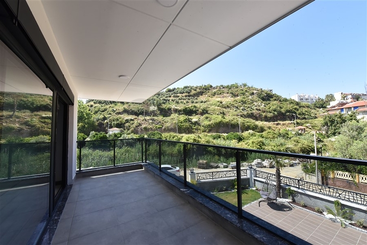 Вілла з басейном в районі Авсаллар Вілла з басейном в районі Авсаллар