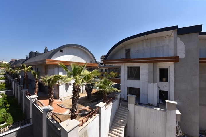 Вілла з басейном в районі Авсаллар Вілла з басейном в районі Авсаллар