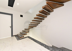 Вілла з басейном в районі Авсаллар Вілла з басейном в районі Авсаллар