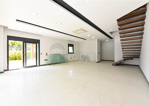 Вілла з басейном в районі Авсаллар Вілла з басейном в районі Авсаллар