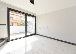 Вілла з басейном в районі Авсаллар Вілла з басейном в районі Авсаллар