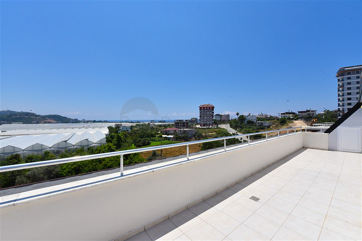 Великий пентхаус 4 + 1 з шикарними видами в районі Демірташ