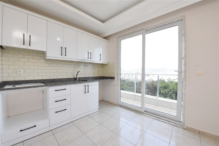 Великий пентхаус 4 + 1 з шикарними видами в районі Демірташ