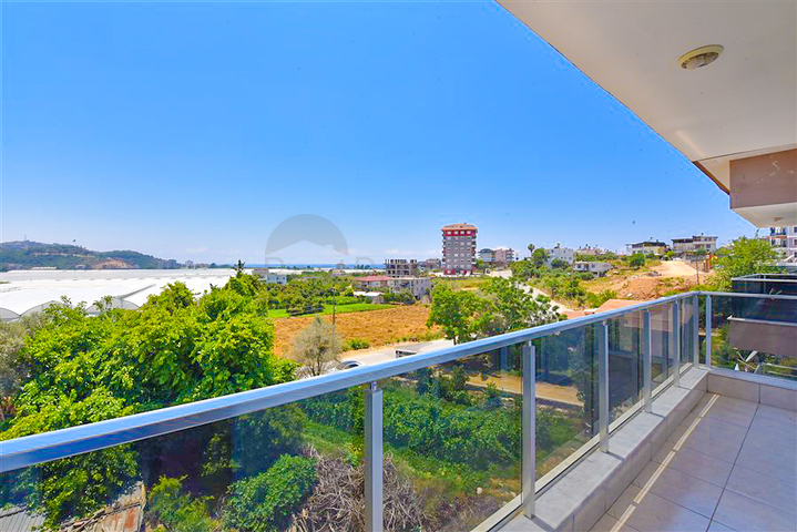 Великий пентхаус 4 + 1 з шикарними видами в районі Демірташ