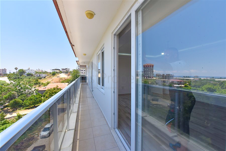 Великий пентхаус 4 + 1 з шикарними видами в районі Демірташ