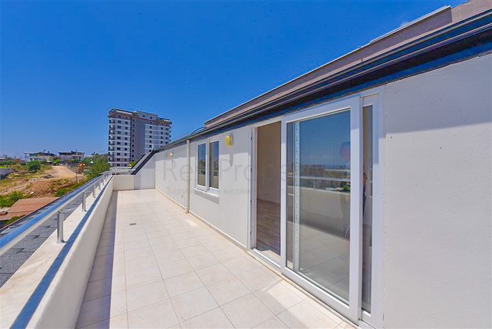 Великий пентхаус 4 + 1 з шикарними видами в районі Демірташ