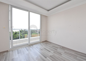 Великий пентхаус 4 + 1 з шикарними видами в районі Демірташ