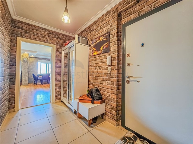 Мебльований пентхаус 4+1 в одному з житлових комплексів Махмутлара