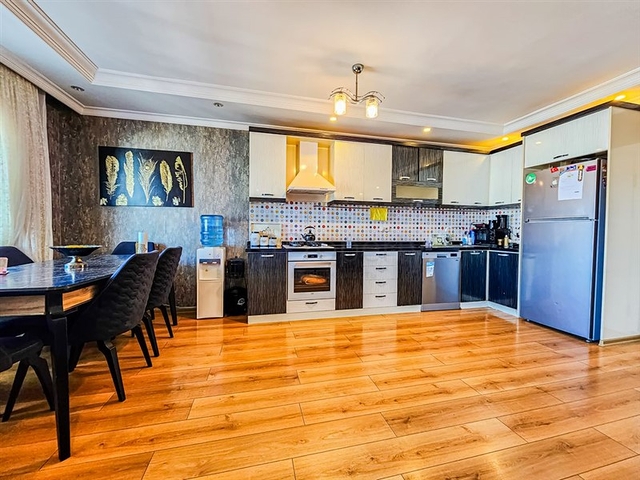 Мебльований пентхаус 4+1 в одному з житлових комплексів Махмутлара