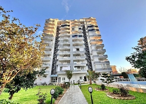 Мебльований пентхаус 4+1 в одному з житлових комплексів Махмутлара