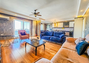 Мебльований пентхаус 4+1 в одному з житлових комплексів Махмутлара