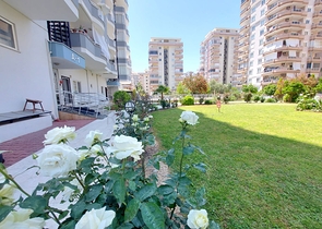 Мебльований пентхаус 4+1 в одному з житлових комплексів Махмутлара