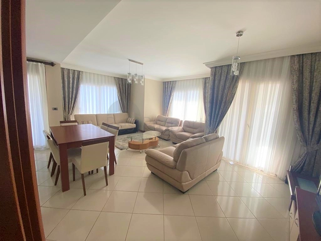 Квартира в комплексі на першій береговій лінії власним пляжем