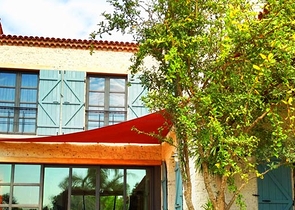 Вілла з великою ділянкою із зеленим садом в Алачати Вілла з великою ділянкою із зеленим садом в Алачати